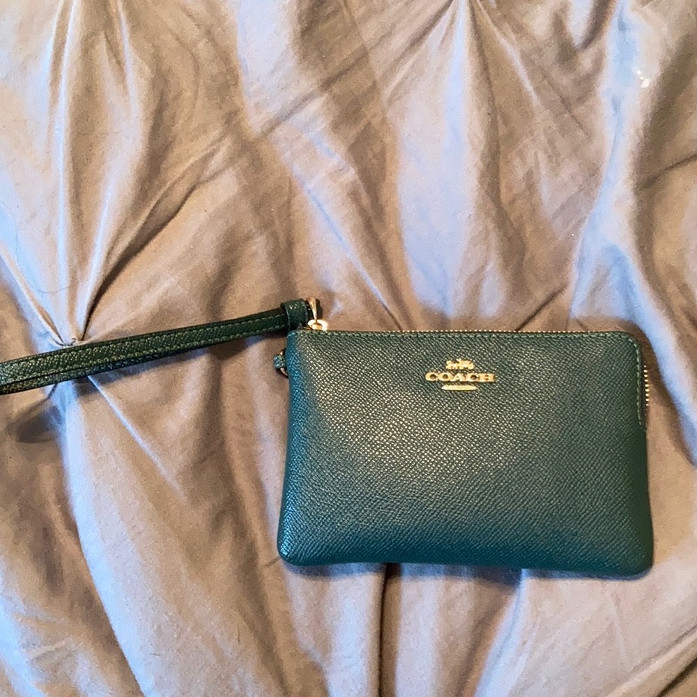 Coach wristlet perfect condition